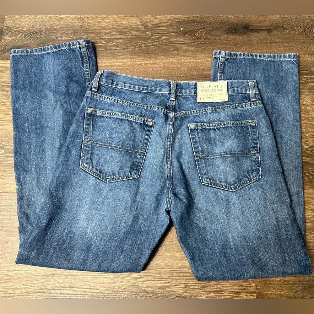 Vintage TOMMY HILFIGER Bootcut Jeans Men's
W33/L32 Fade Effect Whiskers Zip Fly - Picture 3 of 12